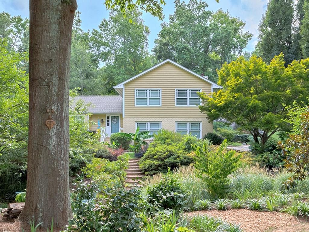 3 bedroom, 1,832 sq ft single family residence sold at 1893 Clinton Drive, Marietta, GA 30062