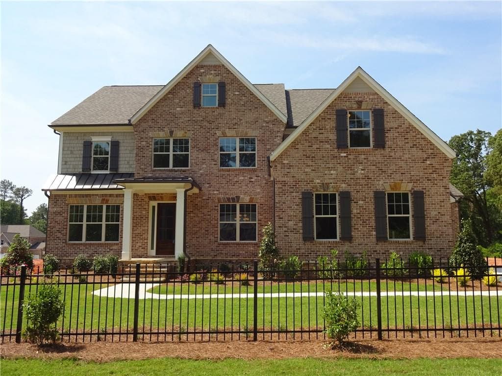 6 bedroom, 5,569 sq ft single family residence sold at 621 Mabry Road, Sandy Springs, GA 30328