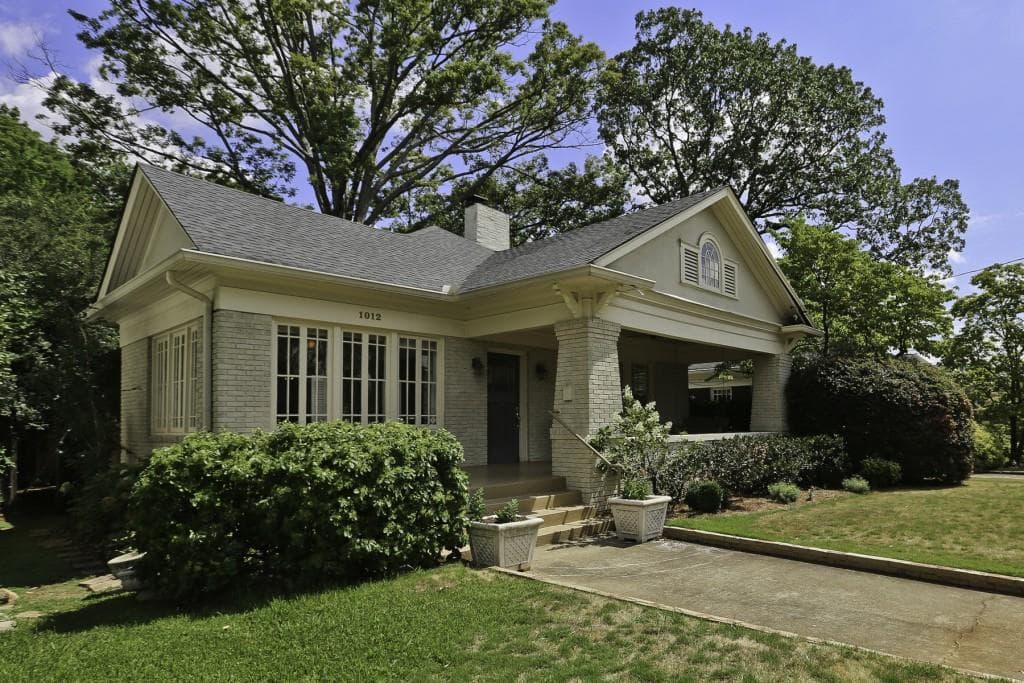 3 bedroom, 1,695 sq ft single family residence sold at 1012 Bellevue Drive, Atlanta, GA 30306