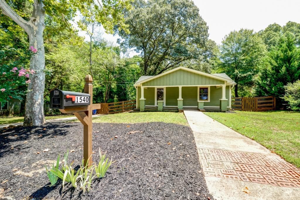3 bedroom, 1,230 sq ft single family residence sold at 1540 Elleby Road, Atlanta, GA 30315