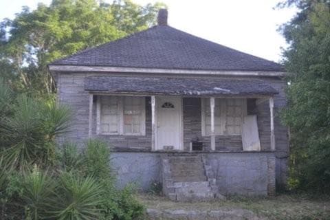 2 bedroom, 906 sq ft single family residence sold at 197 Peach Street, Commerce, GA 30529