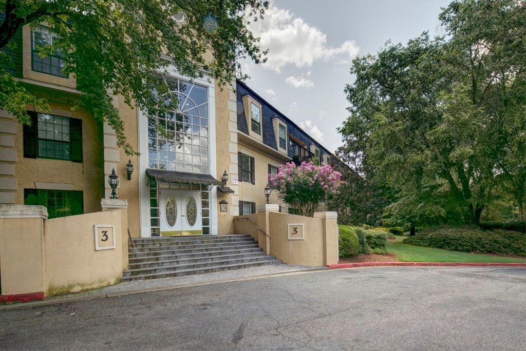 2 bedroom condominium sold at 3308 Pine Heights Drive, Atlanta, GA 30324