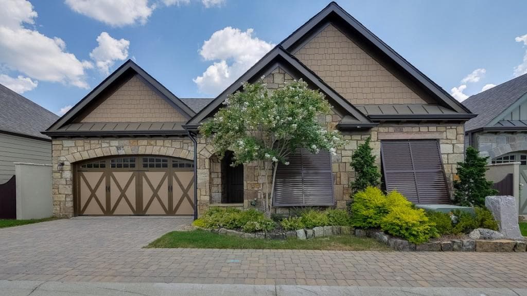 3 bedroom, 2,200 sq ft single family residence sold at 94 Batten Board Way, Woodstock, GA 30189