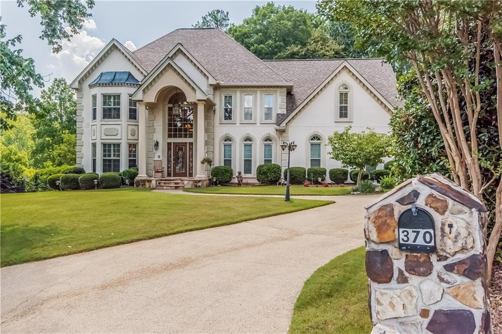 370 Arroyo Drive, Roswell, GA 30075 — most recent listing photo