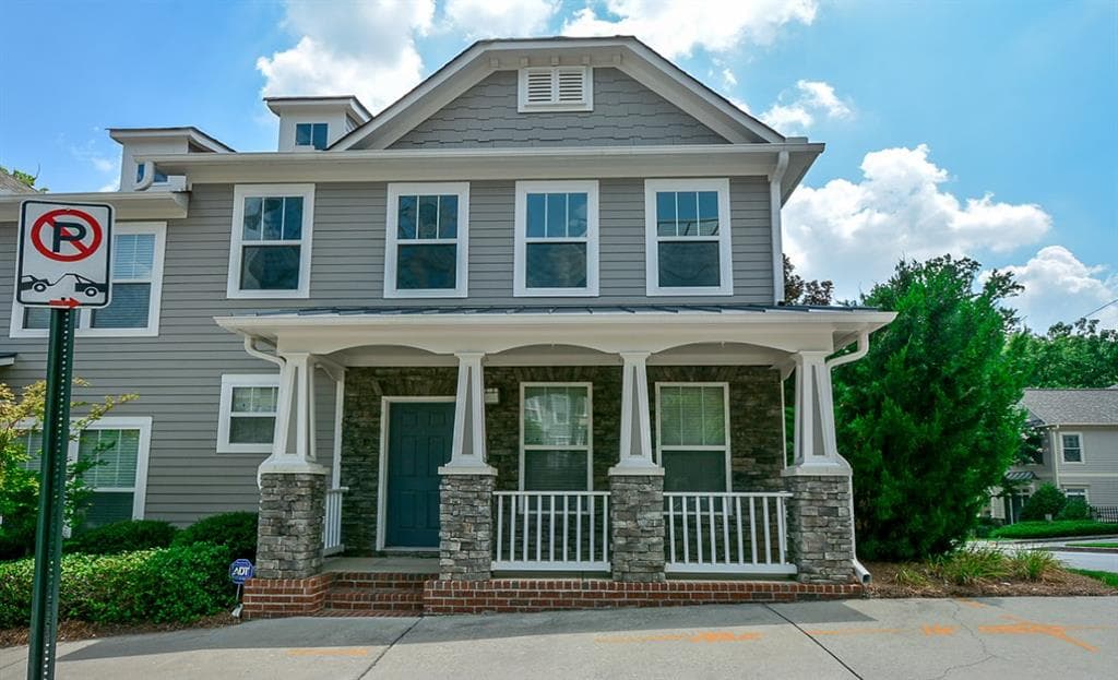 3 bedroom, 2,106 sq ft townhouse sold at 220 16th Street, Atlanta, GA 30363
