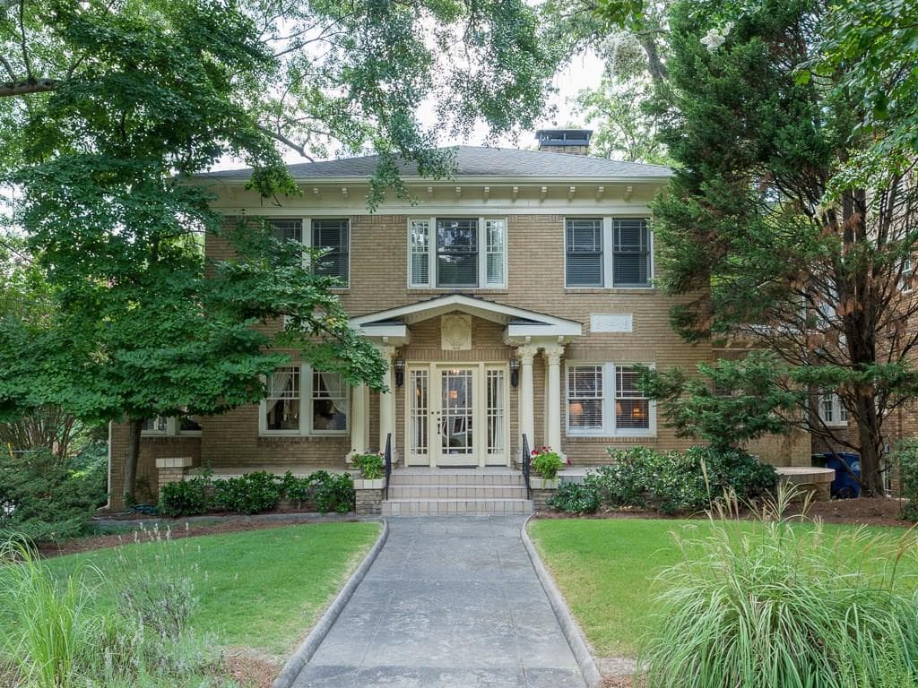 4 bedroom, 2,968 sq ft single family residence sold at 42 Rumson Way, Atlanta, GA 30305