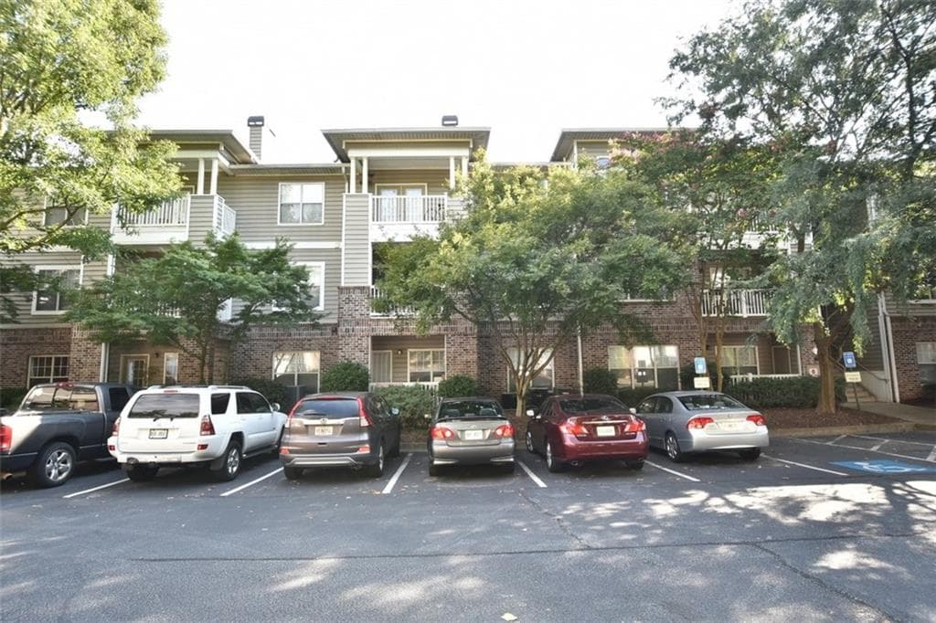 2 bedroom, 1,130 sq ft condominium sold at 2700 Pine Tree Road 1317, Atlanta, GA 30324