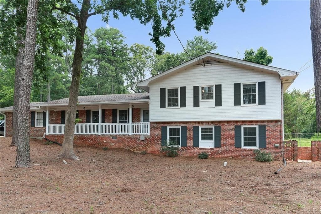 4 bedroom, 2,620 sq ft single family residence sold at 5310 Hugh Howell Road, Stone Mountain, GA 30087