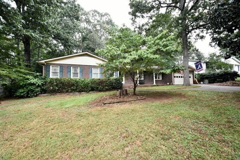 575 Debra Drive, Marietta, GA 30066 — most recent listing photo