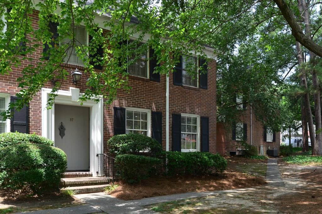 2 bedroom, 1,470 sq ft townhouse sold at 87 Delmont Drive, Atlanta, GA 30305