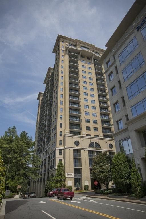 2 bedroom, 1,233 sq ft condominium sold at 3040 Peachtree Road 312, Atlanta, GA 30305