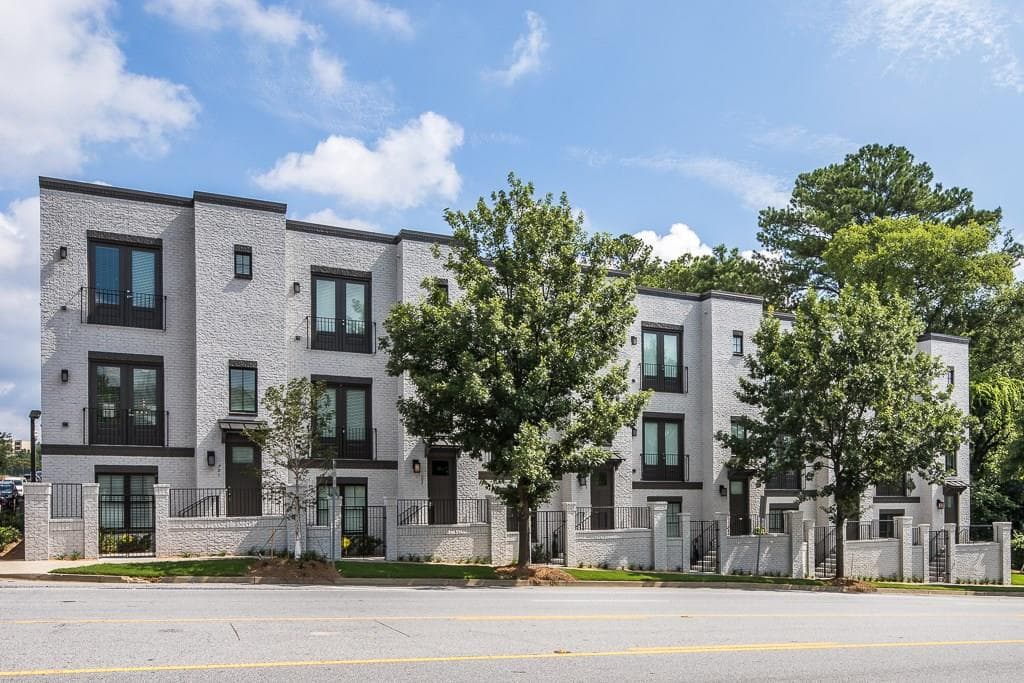 3 bedroom townhouse sold at 701 Taylor Court 14, Atlanta, GA 30324