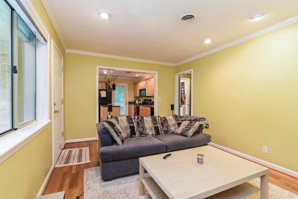 2 bedroom, 911 sq ft condominium sold at 1470 E Rock Springs Road 1470, Atlanta, GA 30306