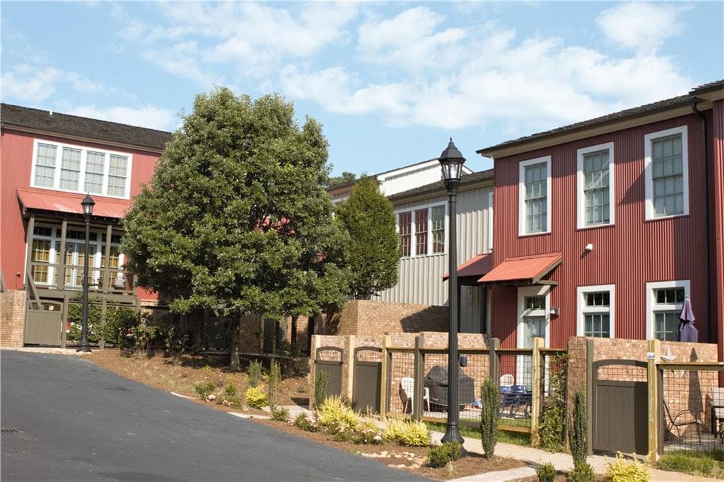 130 Vickery Falls Drive 130, Roswell, GA 30075 — most recent listing photo