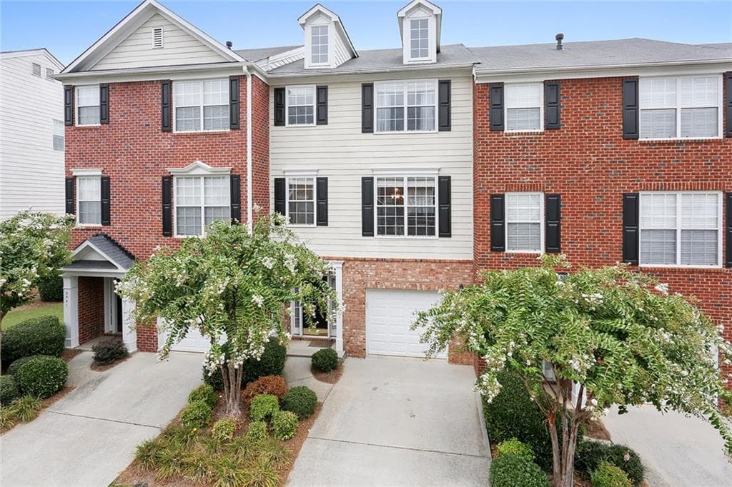 4 bedroom, 1,890 sq ft townhouse sold at 3543 Chattahoochee Summit Lane 23, Atlanta, GA 30339
