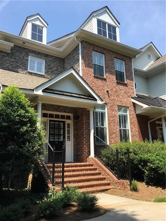 3 bedroom, 2,156 sq ft townhouse sold at 5436 Glenridge View, Atlanta, GA 30342