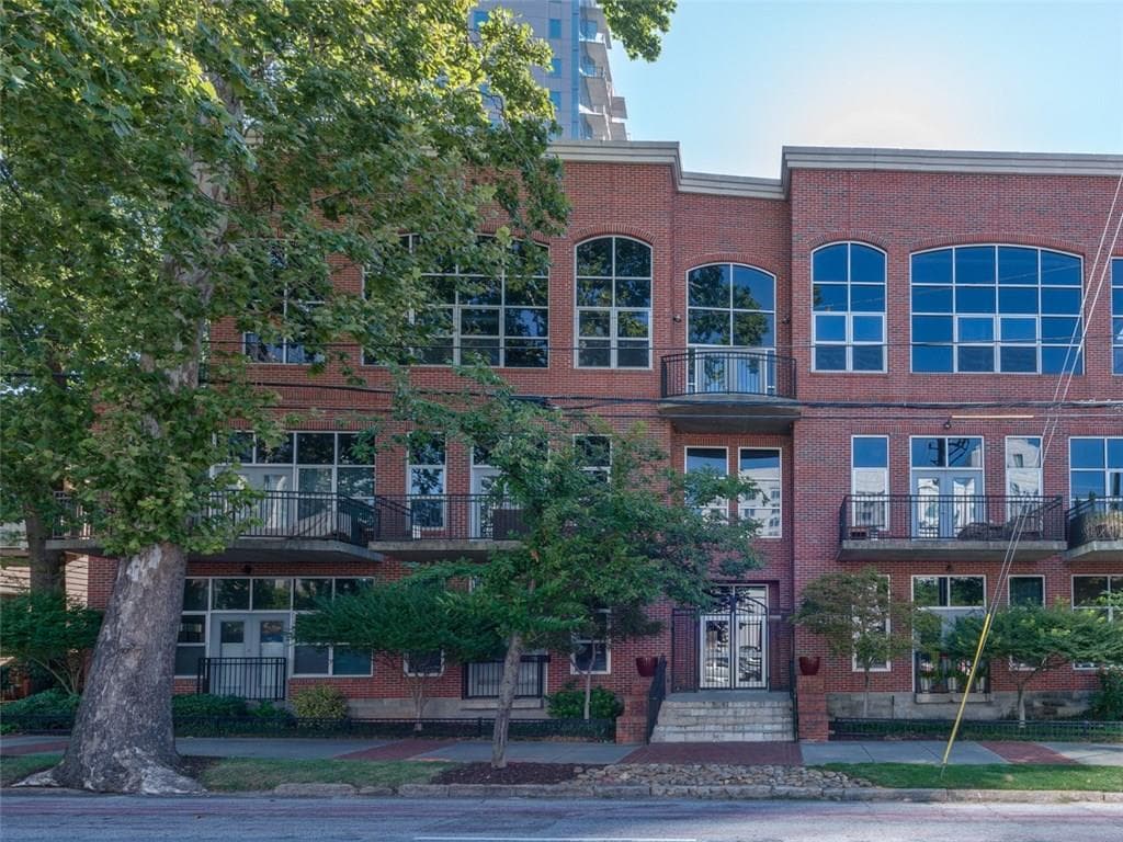 2 bedroom, 1,790 sq ft condominium sold at 1023 Juniper Street 302, Atlanta, GA 30309