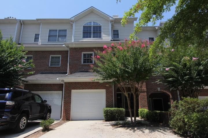 3 bedroom, 2,301 sq ft townhouse sold at 1200 Wing Street 16, Sandy Springs, GA 30350
