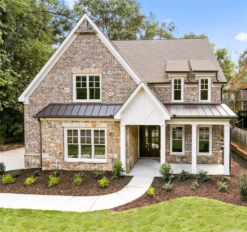 5 bedroom, 3,800 sq ft single family residence sold at 359 W Wieuca Road, Atlanta, GA 30342