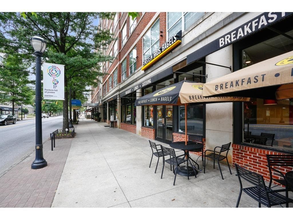 1 bedroom, 625 sq ft condominium sold at 800 Peachtree Street 8407, Atlanta, GA 30308