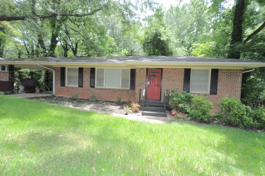 2 bedroom, 1,186 sq ft single family residence sold at 2821 Rockcliff Road, Atlanta, GA 30316