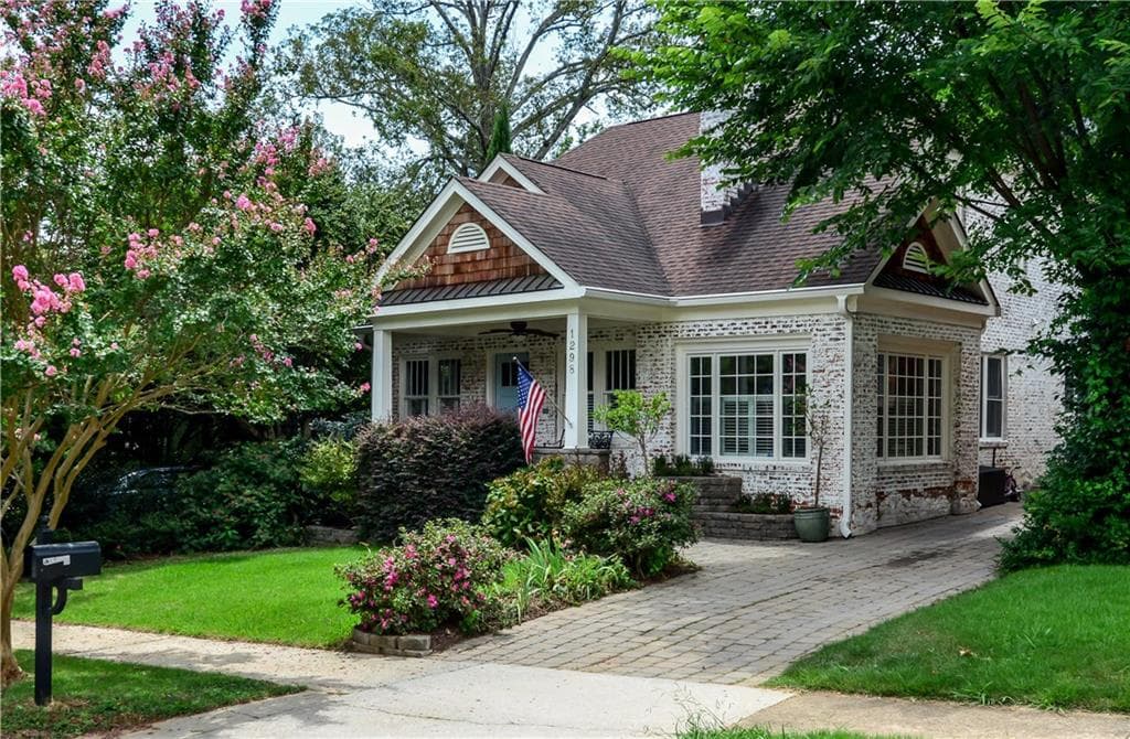 4 bedroom, 2,770 sq ft single family residence sold at 1298 Lanier Boulevard, Atlanta, GA 30306
