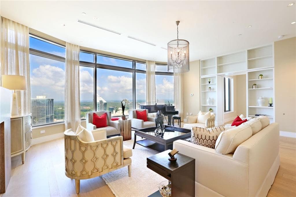 2 bedroom, 3,239 sq ft condominium sold at 3376 Peachtree Road 45A, Atlanta, GA 30326