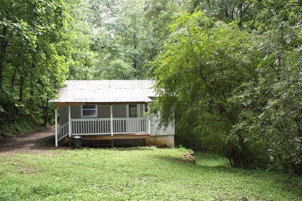 2 bedroom, 576 sq ft single family residence sold at 2043 Old Grandview Road, Jasper, GA 30143