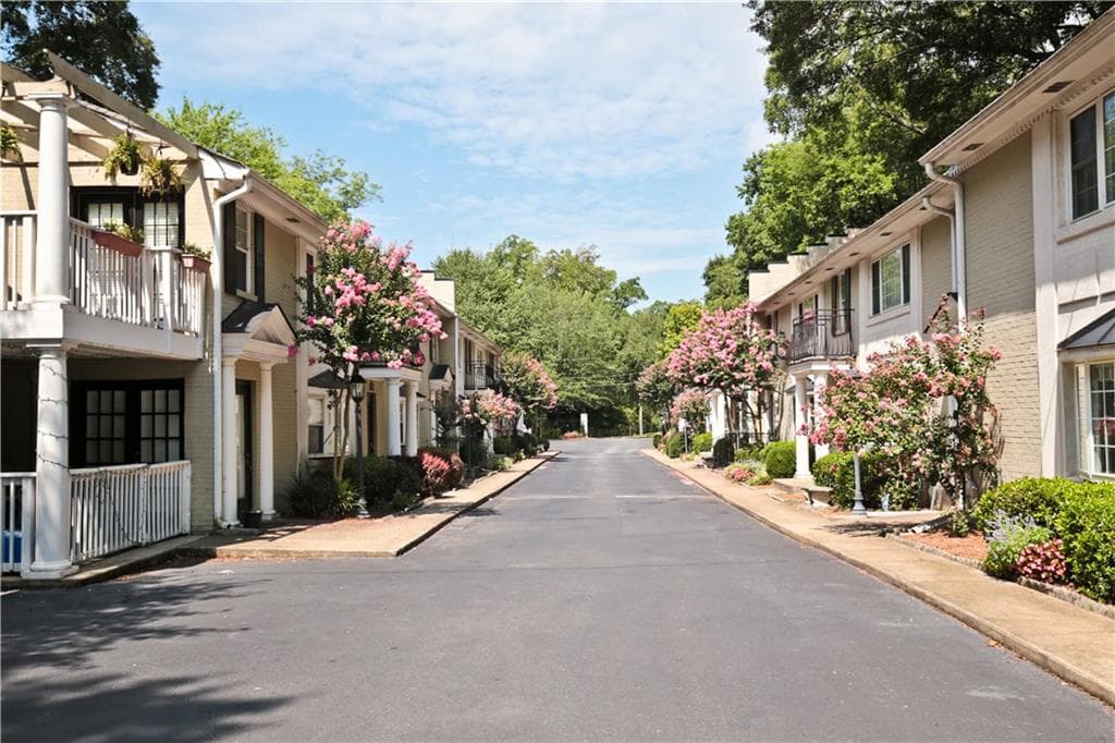 2 bedroom, 723 sq ft condominium sold at 841 Frederica Street 11, Atlanta, GA 30306