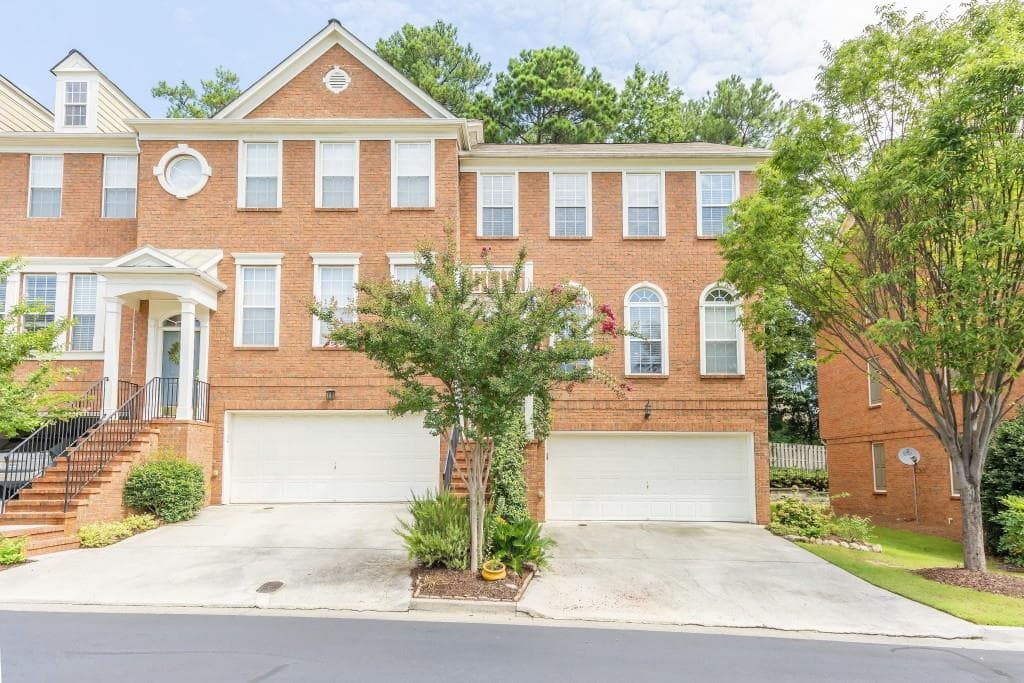 3 bedroom, 2,208 sq ft townhouse sold at 2451 Bridlewood Drive 6, Atlanta, GA 30339