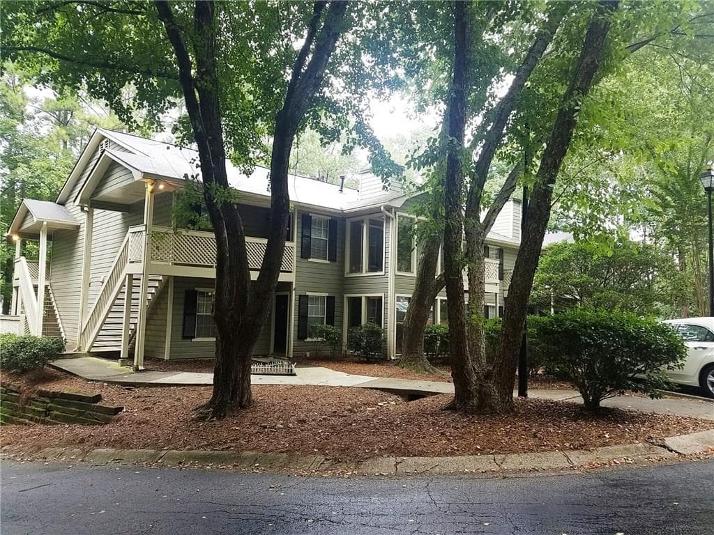 2 bedroom, 1,102 sq ft condominium sold at 405 Natchez Trace 405, Sandy Springs, GA 30350