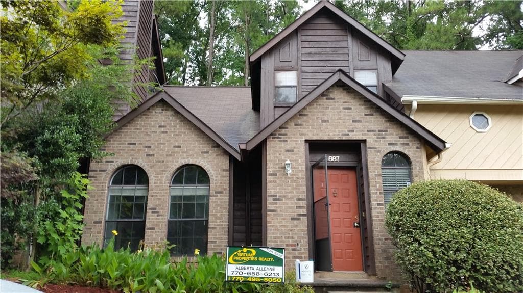 887 Brandy Oaks Lane, Stone Mountain, GA 30088 — most recent listing photo