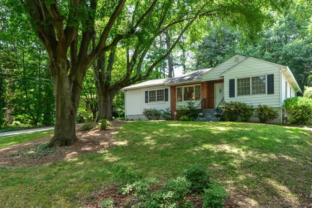 2 bedroom, 1,625 sq ft single family residence sold at 1021 Lindridge Drive, Atlanta, GA 30324