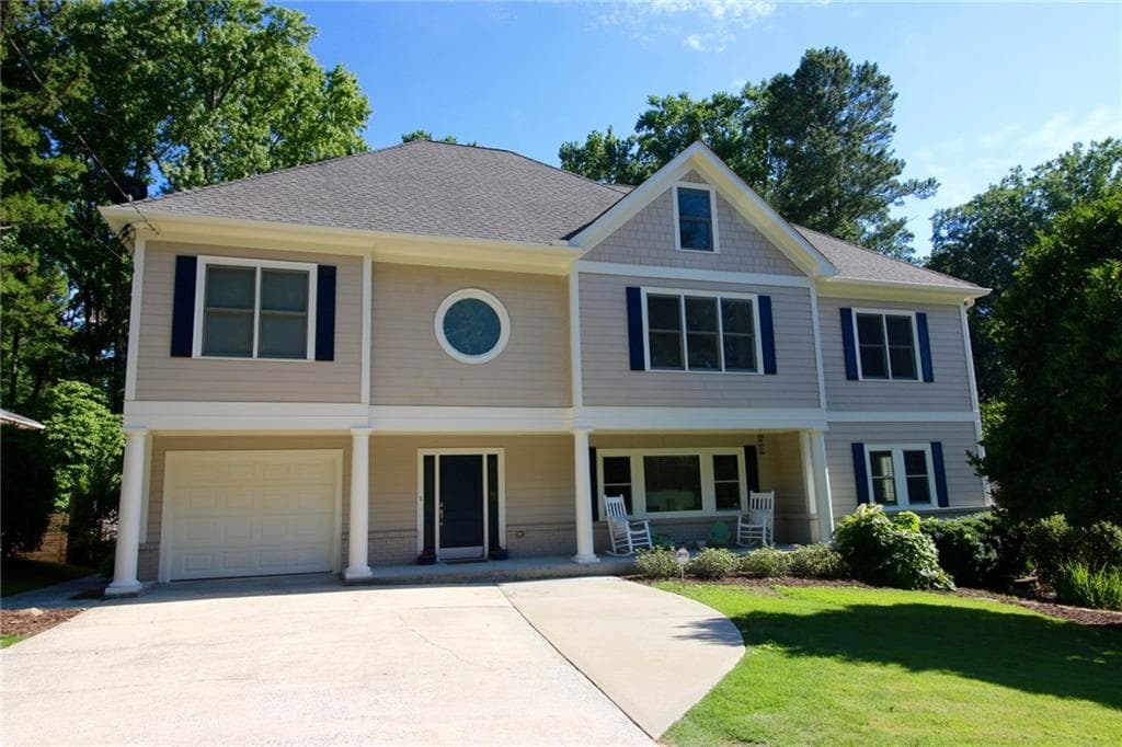 7 bedroom, 4,410 sq ft single family residence sold at 1645 Adelia Place, Atlanta, GA 30329