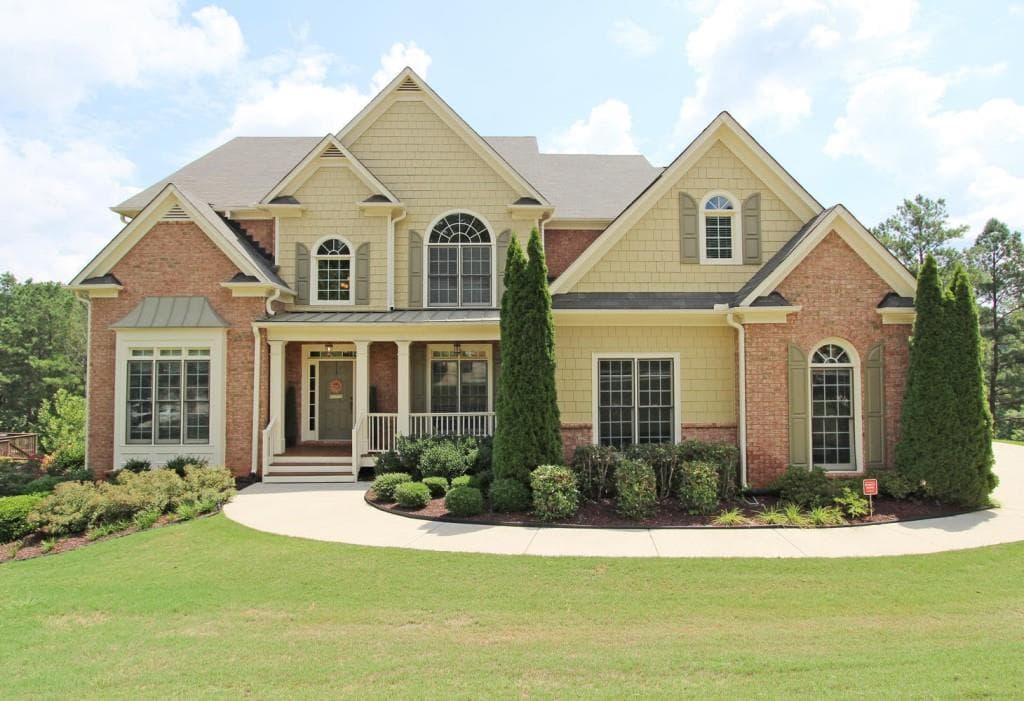 6 bedroom, 5,731 sq ft single family residence sold at 1915 Brackendale Road, Kennesaw, GA 30152