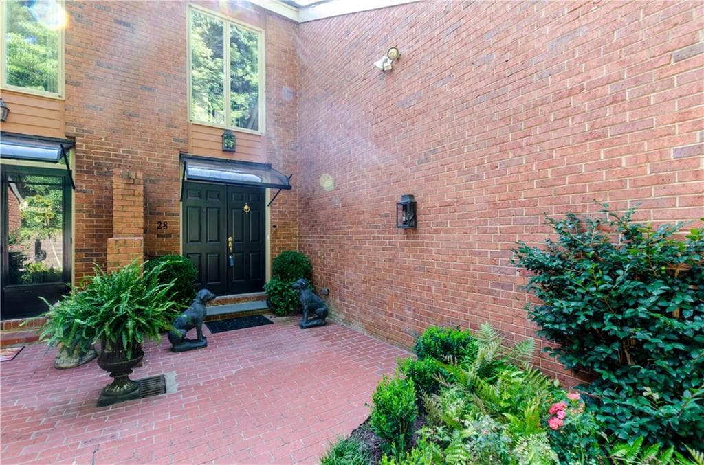 5425 Glenridge Drive 28, Sandy Springs, GA 30342 — most recent listing photo