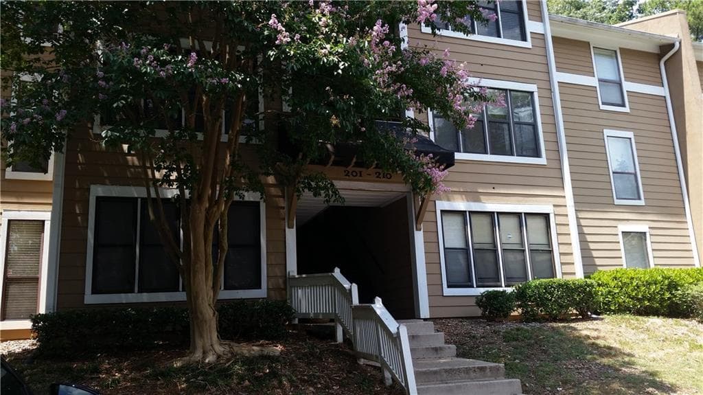 1 bedroom, 859 sq ft condominium sold at 209 Summit North Drive 209, Atlanta, GA 30324