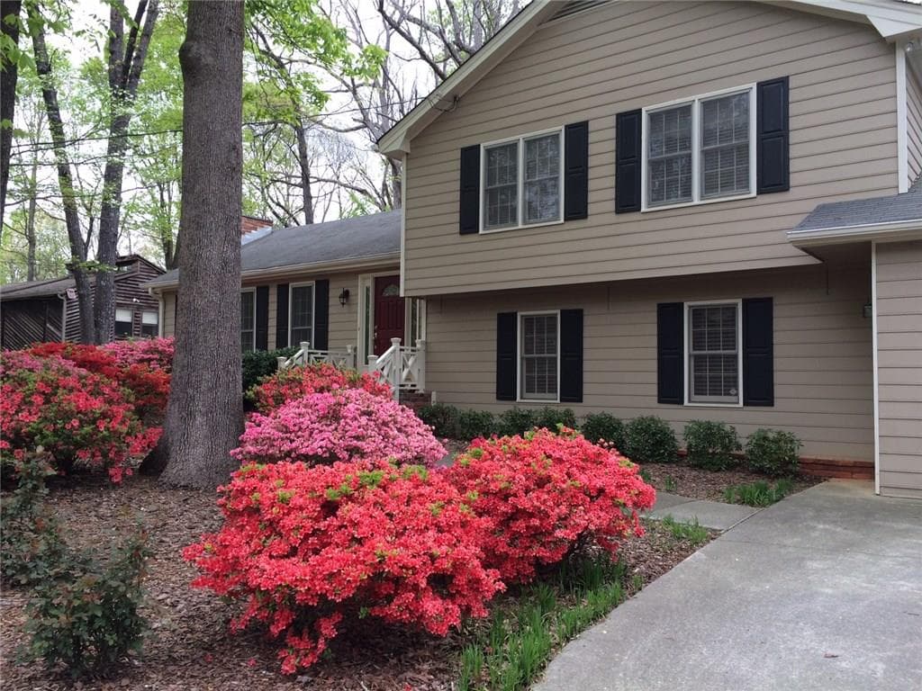 3 bedroom, 2,155 sq ft single family residence sold at 234 Devant Place, Lilburn, GA 30047