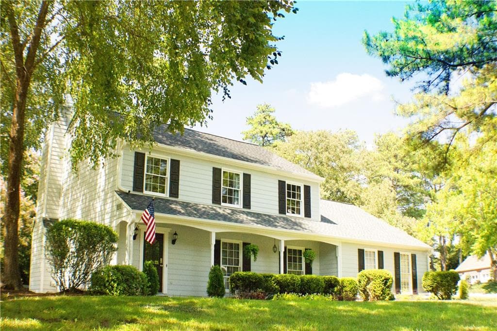 3 bedroom, 1,987 sq ft single family residence sold at 3183 Westfield Way, Roswell, GA 30075