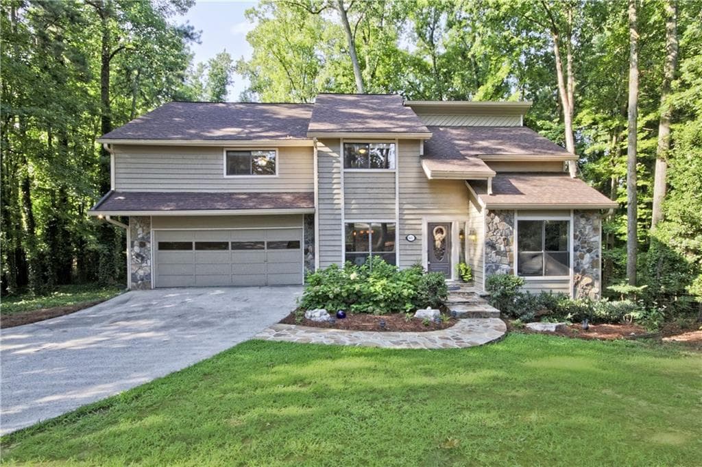 6 bedroom single family residence sold at 440 Millbank Place, Roswell, GA 30076
