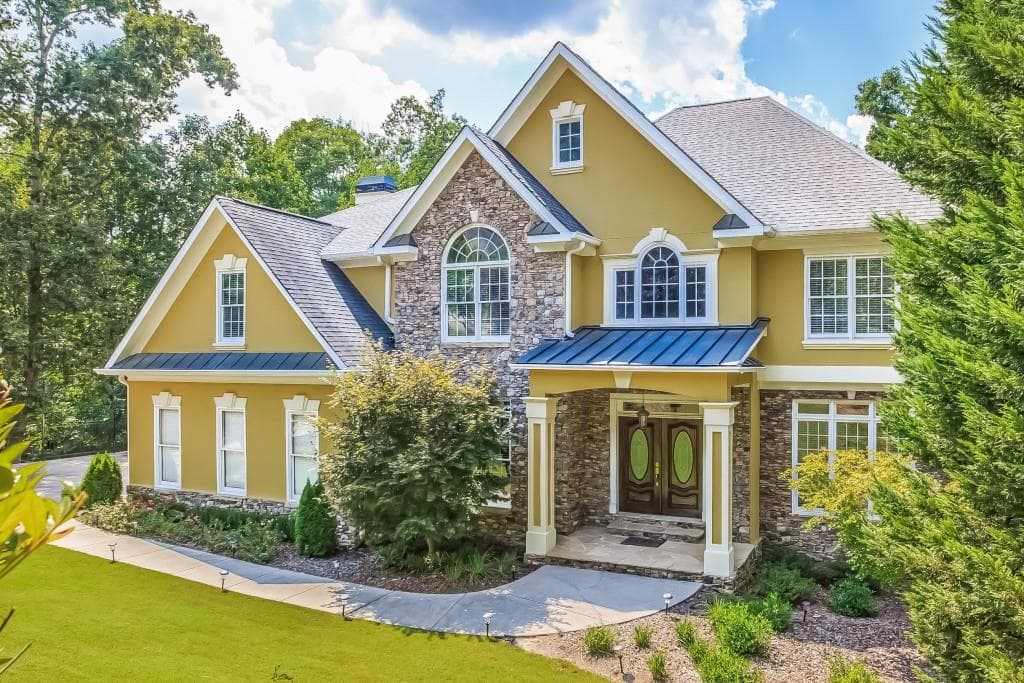 5 bedroom, 5,107 sq ft single family residence sold at 8430 Valemont Drive, Sandy Springs, GA 30350