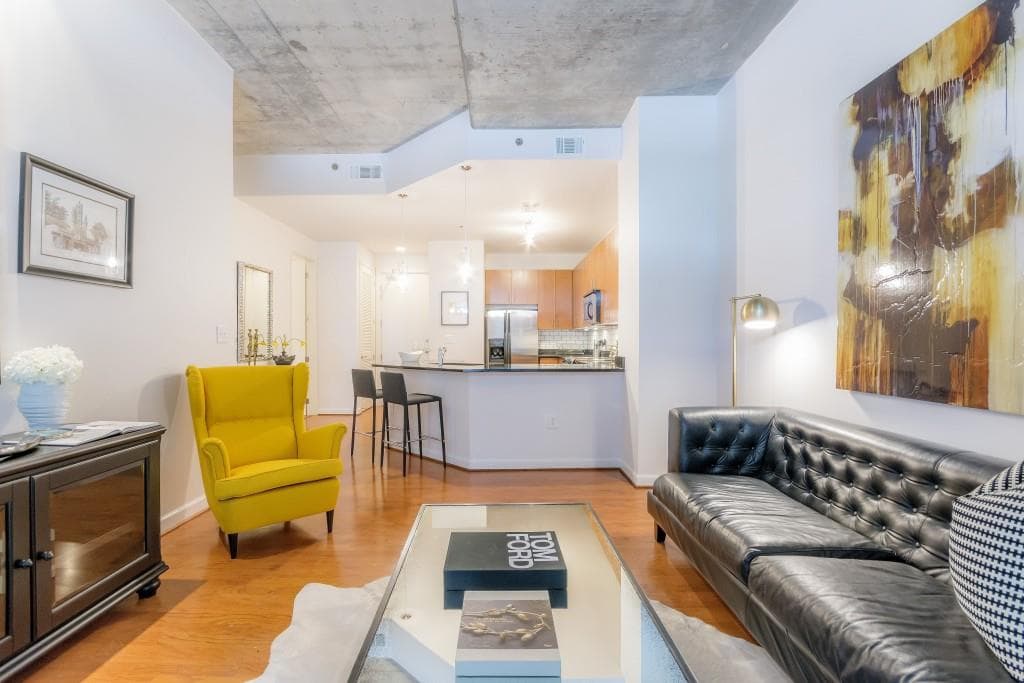 1 bedroom, 754 sq ft condominium sold at 711 Cosmopolitan Drive TL9, Atlanta, GA 30324