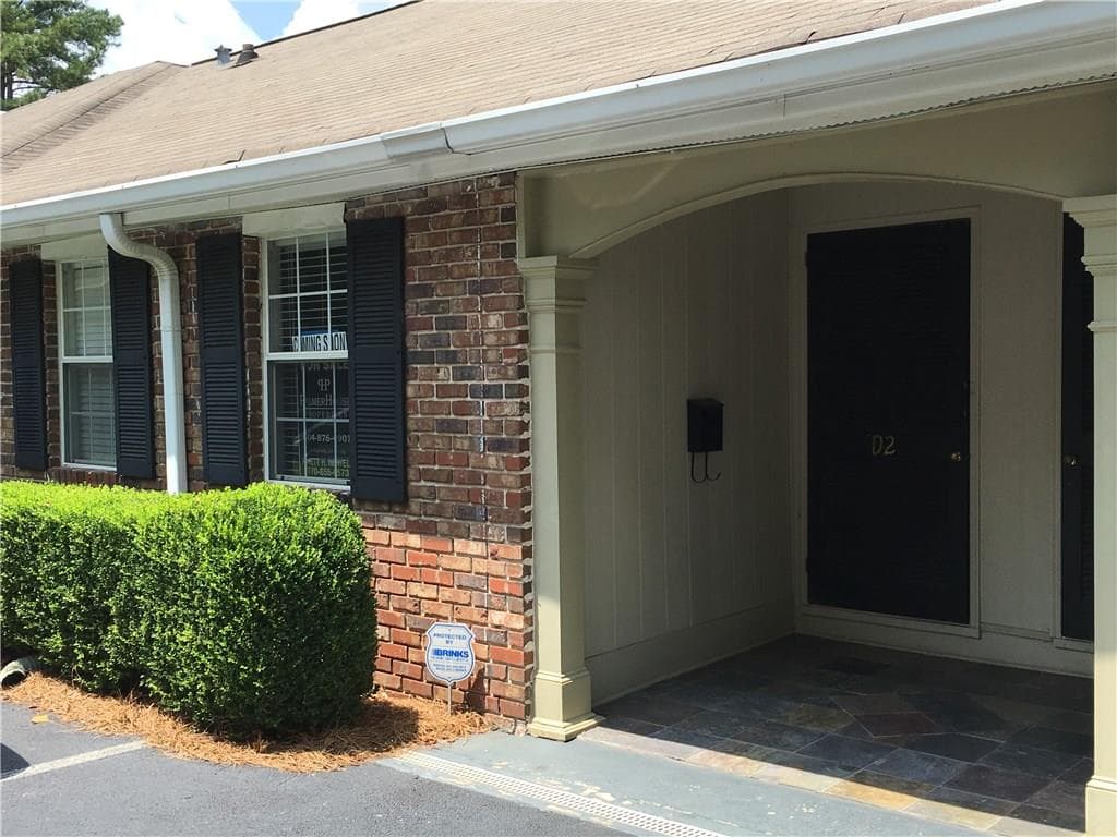 3 bedroom, 1,154 sq ft condominium sold at 5375 Roswell Road D2, Atlanta, GA 30342