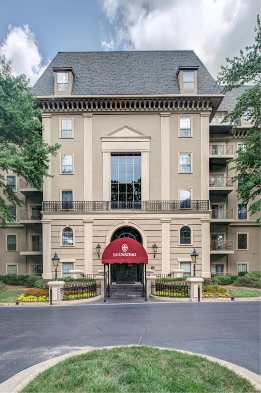 2 bedroom, 1,735 sq ft condominium sold at 2865 Lenox Road 504, Atlanta, GA 30324