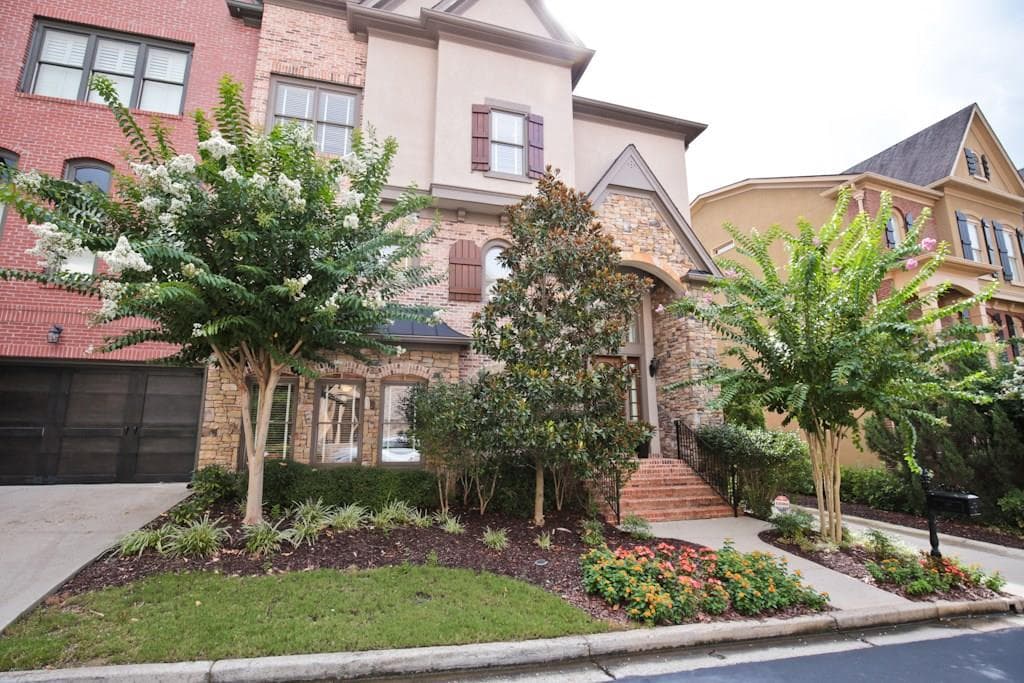 1949 Saxon Valley Circle, Brookhaven, GA 30319 — most recent listing photo