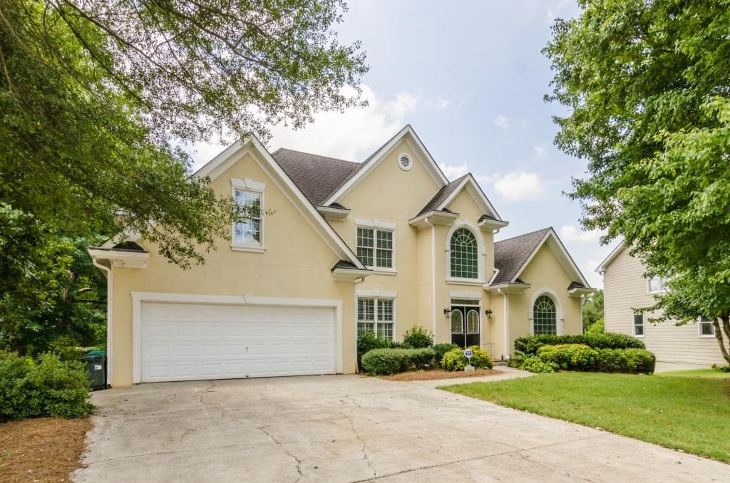 4 bedroom single family residence sold at 2060 Hembree Grove Drive, Roswell, GA 30076