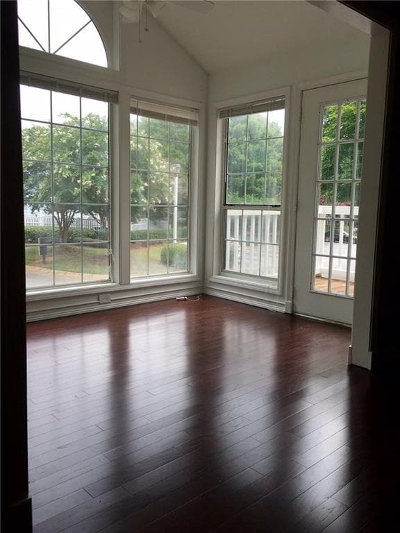 2 bedroom, 1,100 sq ft condominium sold at 910 Gettysburg Place, Atlanta, GA 30350