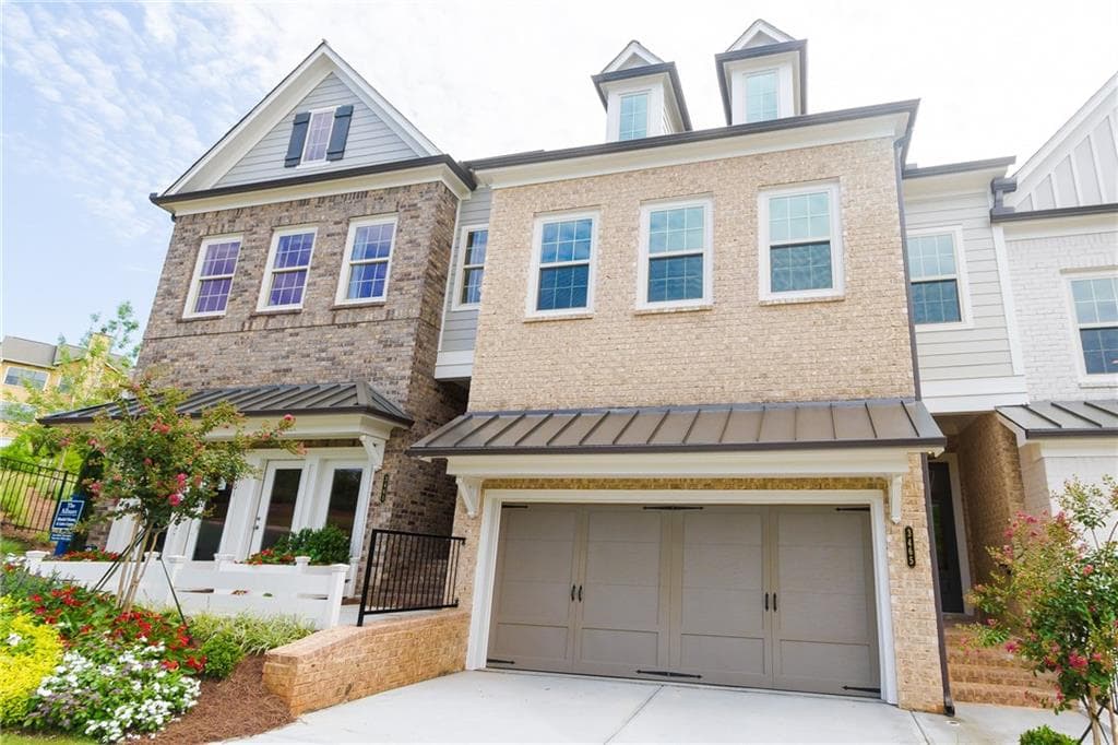 3 bedroom, 2,624 sq ft townhouse sold at 3465 Fenton Drive, Smyrna, GA 30080