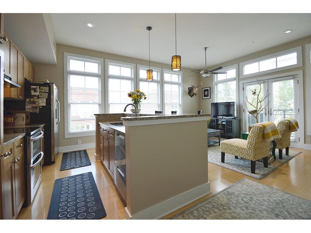 1 bedroom, 983 sq ft condominium sold at 925 Garrett Street 315, Atlanta, GA 30316