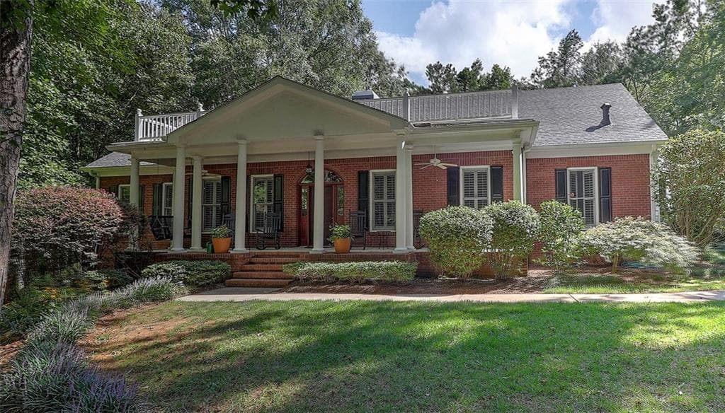 4 bedroom, 3,085 sq ft single family residence sold at 300 Allendale Drive, Canton, GA 30115